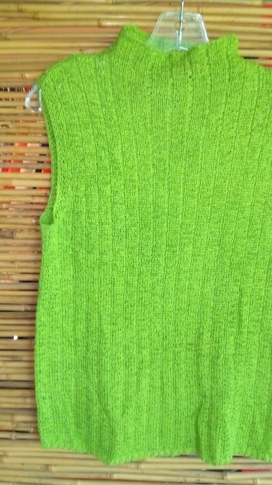 Finity Naturals S Ribbed Knobby Knit Sleeveless Pullover Shell in Olive
